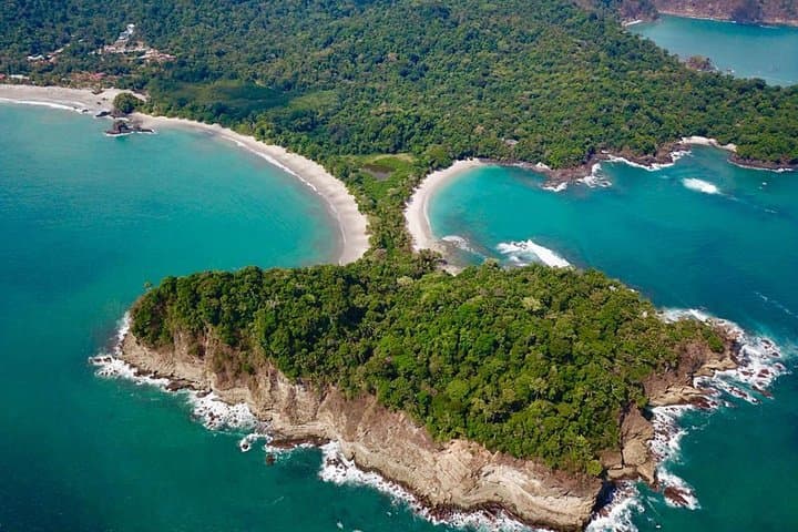 Private Transfer La Fortuna to Manuel Antonio — Scenic Route with Wildlife Stops