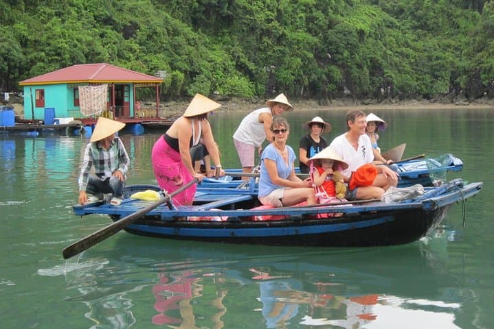 luxury-halong-bay-day-cruise-jacuzzi-kayaking photo 2