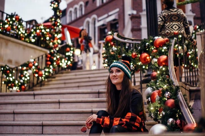 Downtown LA Christmas Lights Walking Photo Tour with Private Photographer photo 4