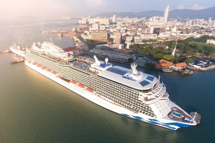 Kuala Lumpur Port Day Tour: Top Attractions, Batu Caves & Petronas Twin Towers photo 1