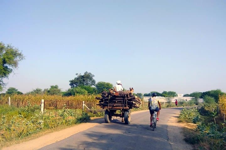 Delhi-to-Agra Cycling: Villages, Vrindavan & the Taj on Two Wheels