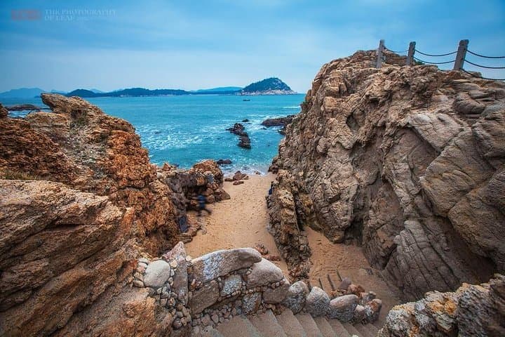 Dongshan Island Day Tour from Xiamen — Fengdong Rock, Maluan Bay & Sufeng Highway photo 3