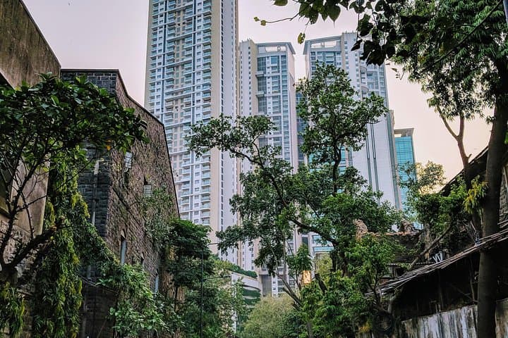 Mumbai in 4 Hours: Gateway of India, Mani Bhavan, Dhobi Ghat & Local Train photo 4