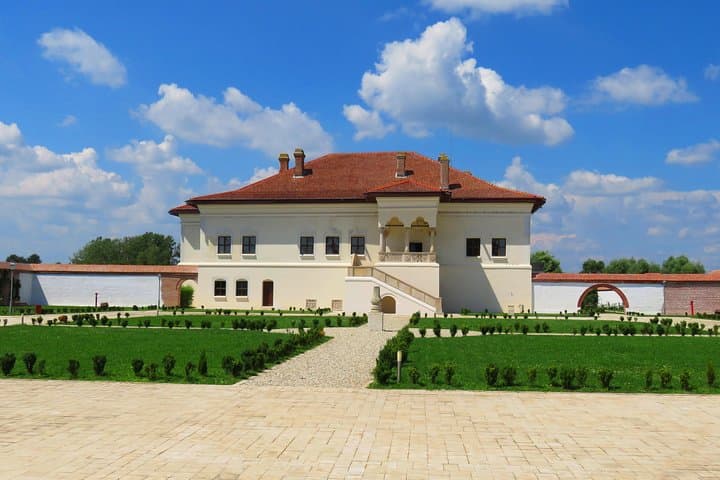 100 km Road Ride Near Bucharest — Guided Route Through Villages and Palaces photo 4