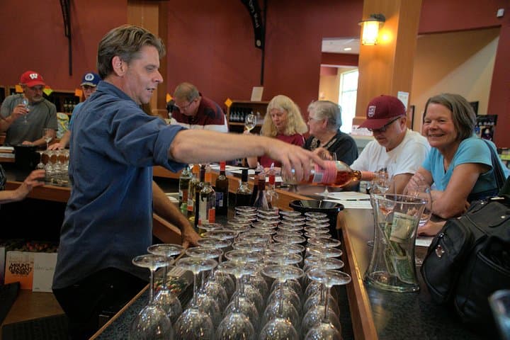 Sip & Dine: Branson VIP Wine Tasting and Dinner Tour in the Ozarks photo 4