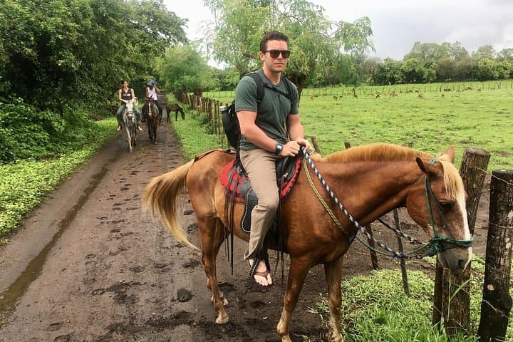 Horseback Riding to Crater Lagoon in León: Private 5-Hour Tour with Lagoon Swim