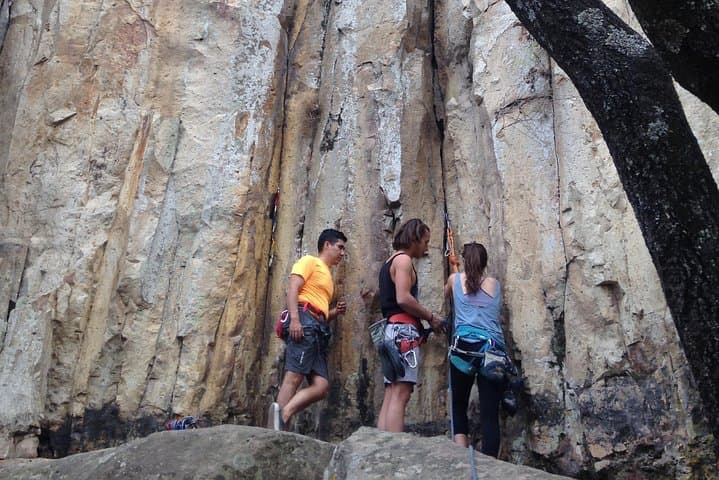 Top-Rope Anchors Course at La Cascada, Aculco — Build Redundant Climbing Anchors photo 4