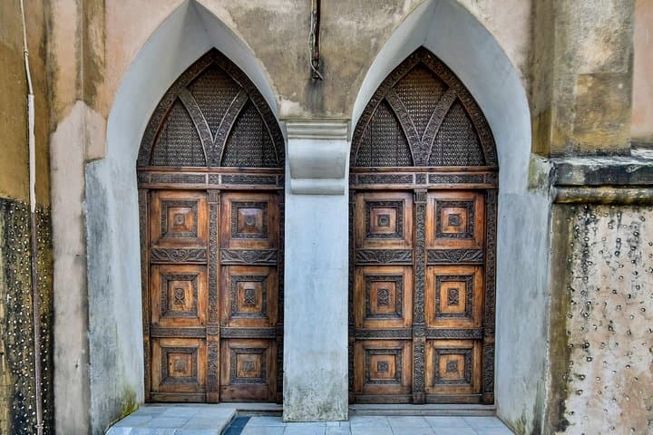 Stone Town Walking Tour: Architecture, Slave History & Local Life in Zanzibar photo 4