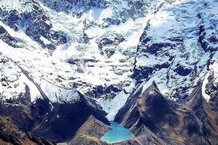 Huamantay Lagoon: Day Hike to Peru's Turquoise High-Altitude Lake