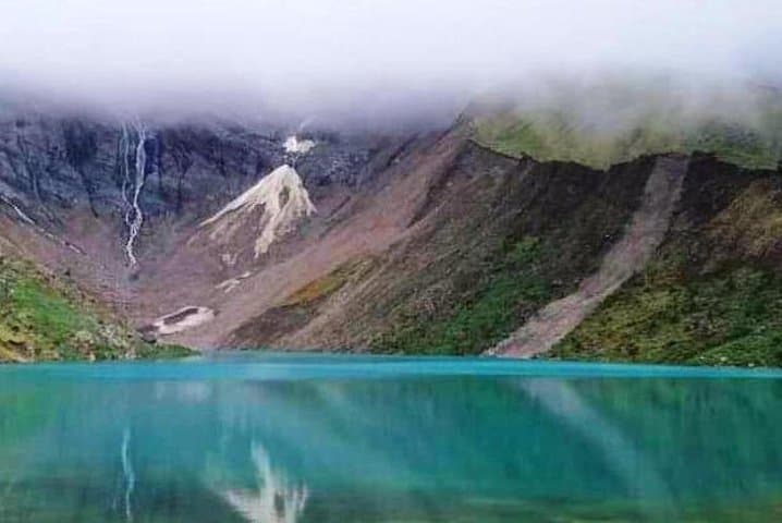 Huamantay Lagoon: Day Hike to Peru's Turquoise High-Altitude Lake photo 2