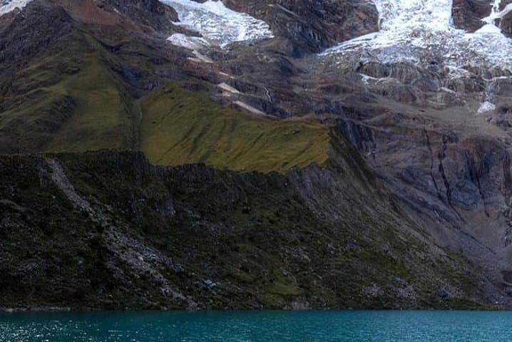 Huamantay Lagoon: Day Hike to Peru's Turquoise High-Altitude Lake photo 3