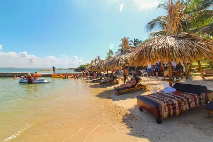 Private Beach Club in Front of Cartagena — Island Views, Mojitos and Beach Beds photo 2