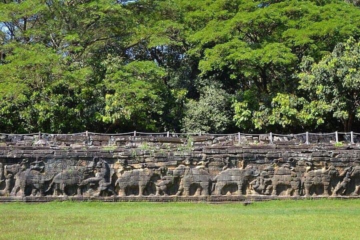 Private Full-Day Angkor Tour: Bayon, Ta Prohm, Angkor Wat & Sunset at Bakheng photo 5