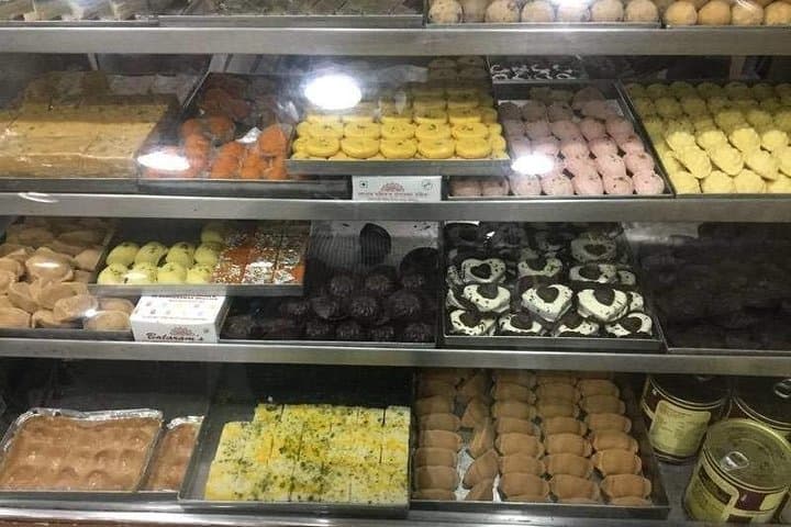 Calcutta Food Walk: 3-Hour Kolkata Street-Food & Heritage Bites photo 5
