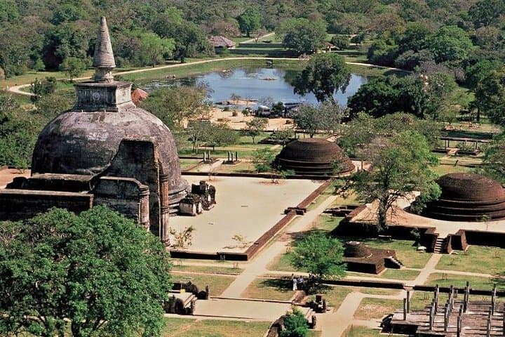 Exploring Polonnaruwa: Day Excursion to Sri Lanka's Ancient City photo 3