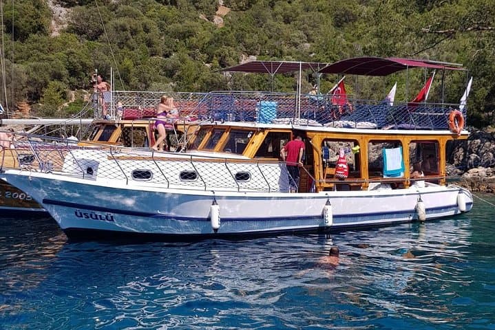 Fethiye Daily Boat Trip: Swim, Snorkel and Explore 7 Bays & 2 Islands