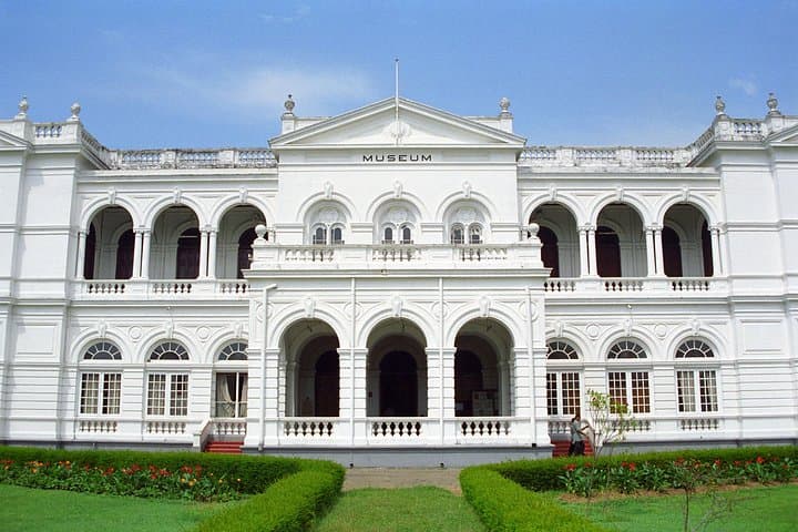 Half-Day Colombo Private City Tour: Seema Malaka, Dutch Hospital & Independence Square photo 4