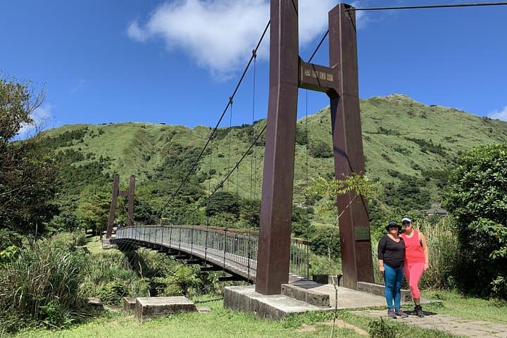 Half-Day Private Tour to Yangmingshan & Yehliu Geopark — Qingtiangang, Xiaoyoukeng, Queen's Head photo 3