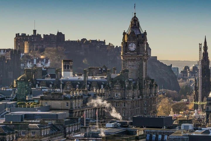 Private Edinburgh City Tour with Portuguese Guide — 4-Hour Personalized Drive & Walk photo 3