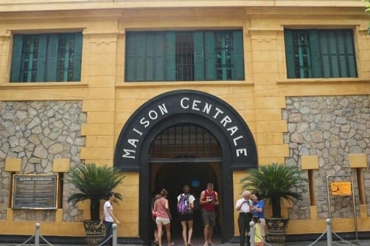 Private Full-Day Hanoi City Car Charter: Custom Hanoi Sightseeing Drive photo 3