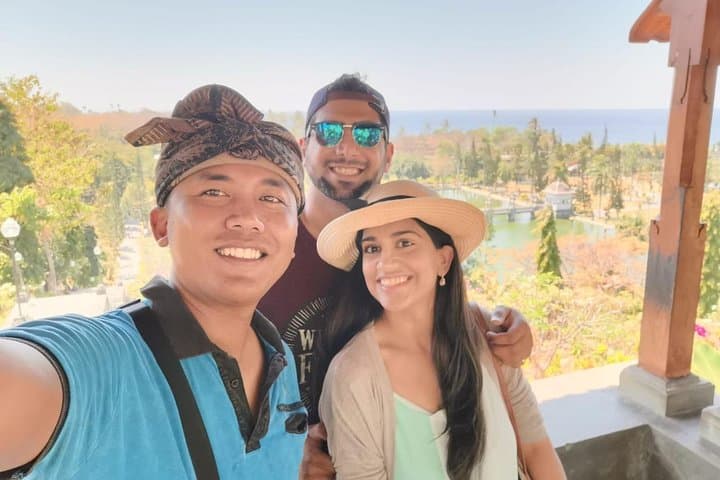 Drive Bali Your Way: Private Car Charter with English‑Speaking Driver