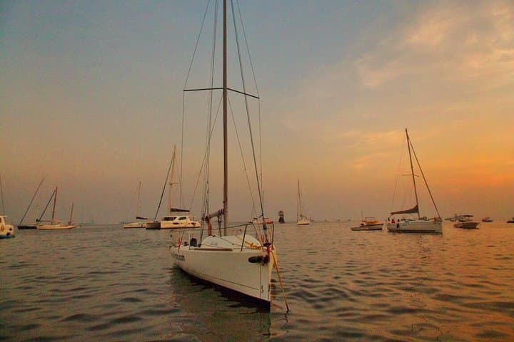 Mumbai Skyline Private 90-Minute Sailing Excursion from the Gateway of India