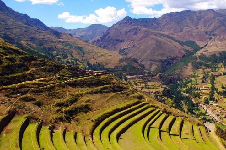 Full-Day Sacred Valley Tour: Moray, Maras, Chinchero, Ollantaytambo & Pisac photo 2