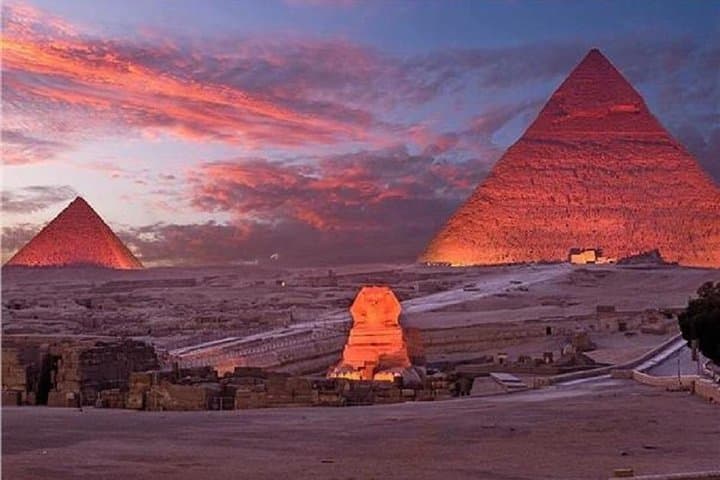 Day Trip from Sharm El Sheikh to the Pyramids and Egyptian Museum