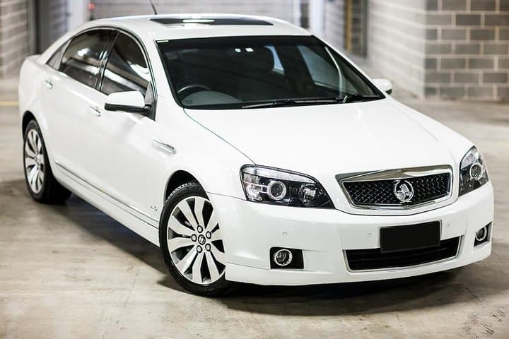 Luxury Private Transfer: Auckland Airport to City — Private Chauffeur Service