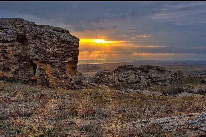 Absheron & Gobustan Full-Day Tour from Baku — Ateshgah, Yanar Dag & Mud Volcanoes photo 2