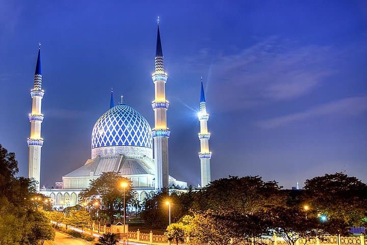 Blue Mosque & Batu Caves: Half-Day Cultural Tour from Kuala Lumpur photo 3