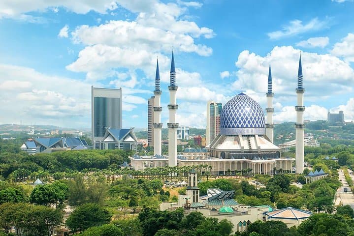 Blue Mosque & Batu Caves: Half-Day Cultural Tour from Kuala Lumpur photo 5
