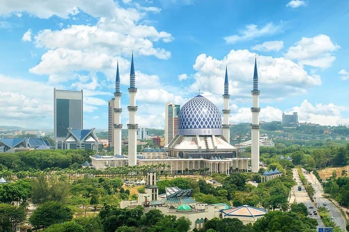 Half-Day Batu Caves & Blue Mosque Cultural Tour from Kuala Lumpur photo 4
