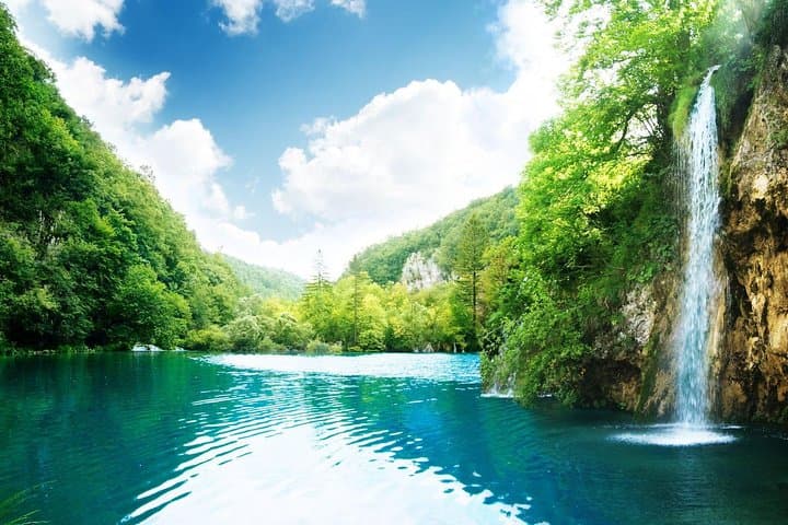 Plitvice Lakes Day Trip from Omiš: 16 Lakes, Waterfalls & Boardwalk Hike photo 6
