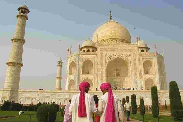 Taj Mahal & Kachhpura Heritage Walk: Day Trip from Delhi photo 1