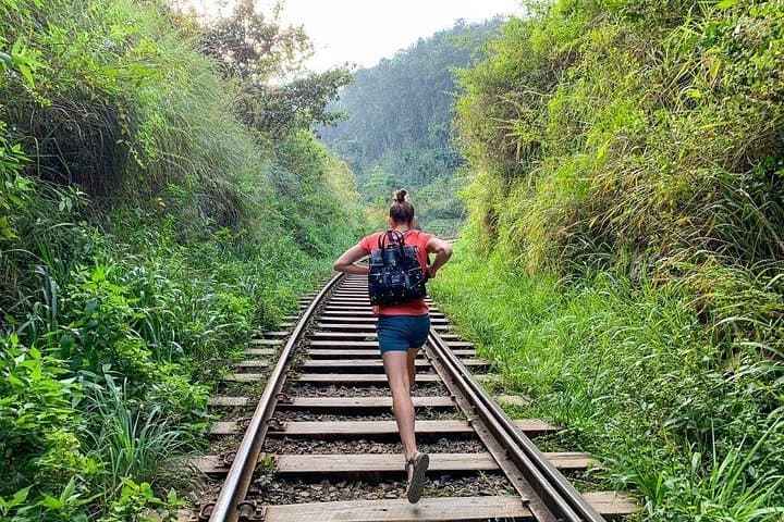 Sunrise Hike to Ella Rock — Scenic Summit Near Ella, Sri Lanka photo 3