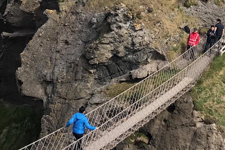 Giants Causeway Private Tour from Belfast — Carrick-a-Rede, Dark Hedges & Dunluce