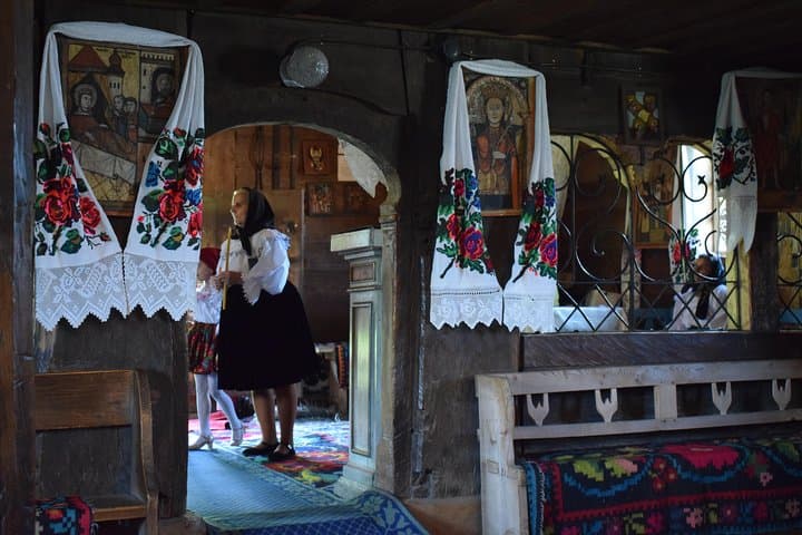 Top-Drawer Romania: Women-Only 10-Day Cultural & Carpathian Tour from Bucharest