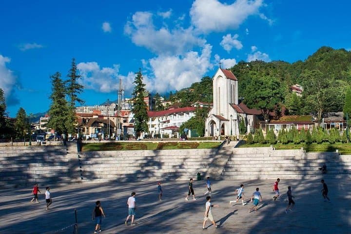 Sapa 2-Day Trek from Hanoi: Cat Cat, Mu Van Hoa Valley & Ta Van Village