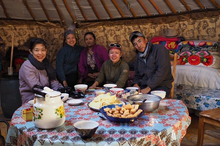 Altai Tavan Bogd Trek & Lake Circuit — 6-Day Expedition in Western Mongolia photo 5