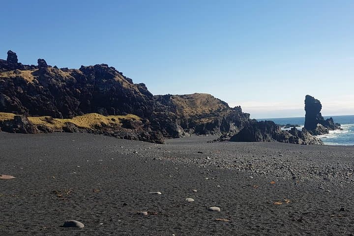 Snæfellsnes Peninsula Full-Day Tour: Kirkjufell, Seals & Lava Beaches photo 5