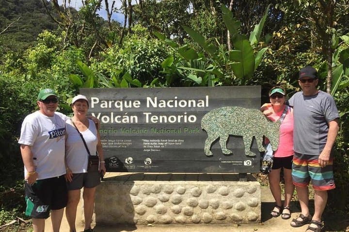 Rio Celeste Hike & Sloth Sanctuary Day Trip from Bijagua photo 4