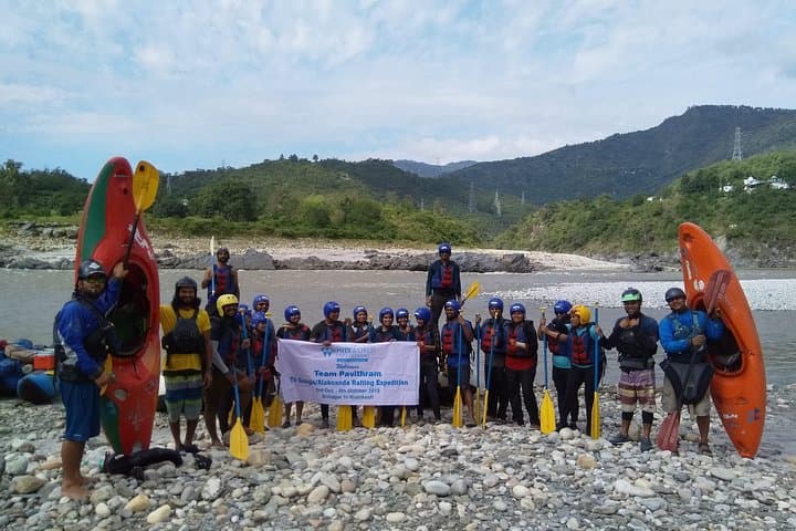 3-Day Ganga Rafting Expedition: Devprayag to Rishikesh with Beach Camping