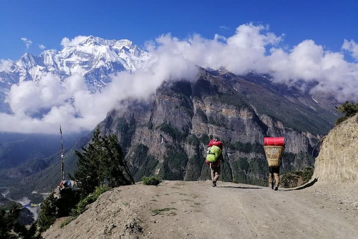Annapurna Circuit Trek: Essential Guide to Thorong La, Manang & Muktinath photo 5