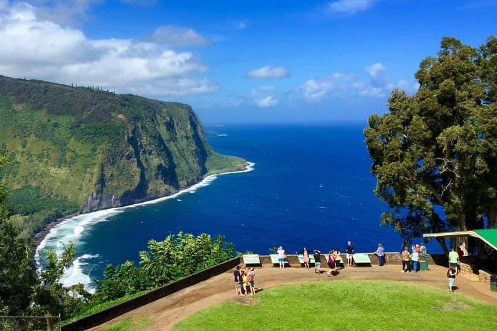 Big Island Waterfalls Tour: Swim Kulaniapia, Akaka Falls & Hawaii Tropical Botanical Garden photo 2