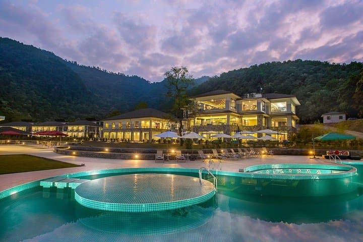 Private Guided Nepal Luxury Tour — 11-Day Kathmandu, Pokhara & Chitwan Luxury Itinerary