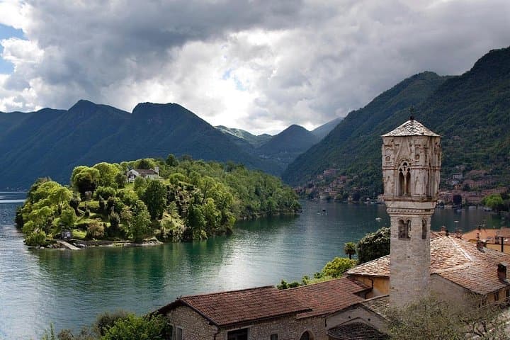 Private Helicopter Tour Over Lake Como: 30-Min Aerial Flight with Franciacorta photo 4