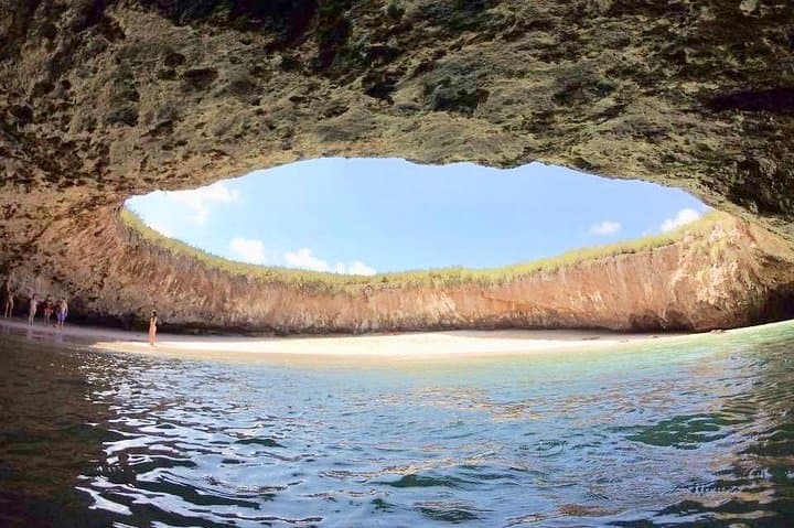 Hidden Beach (Playa del Amor) Tour — Islas Marietas Snorkel & Beach Access