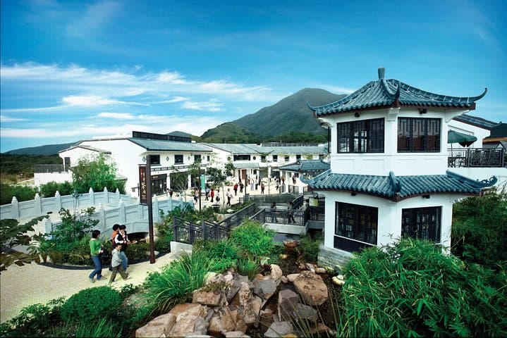 Skip the Line: Ngong Ping Cable Car Round-Trip to Big Buddha photo 6
