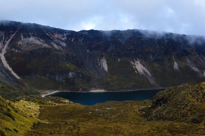 Laguna Verde Pass: High-Paramo Hike and Mountain Refuge Lunch